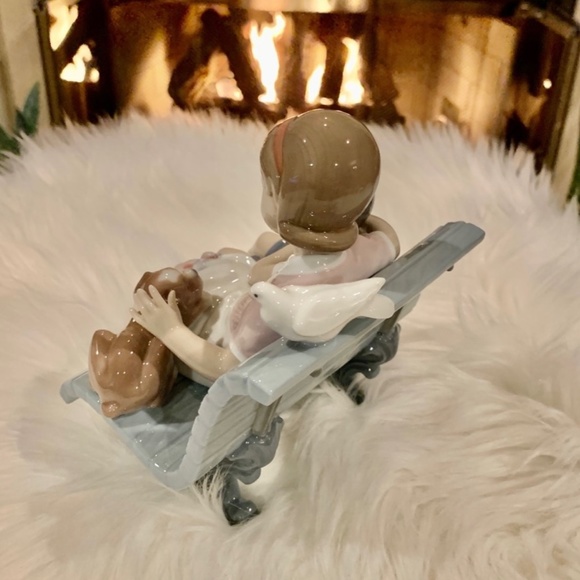 Lladro Surrounded By Love Porcelain Figurine New In Box - Picture 4 of 8